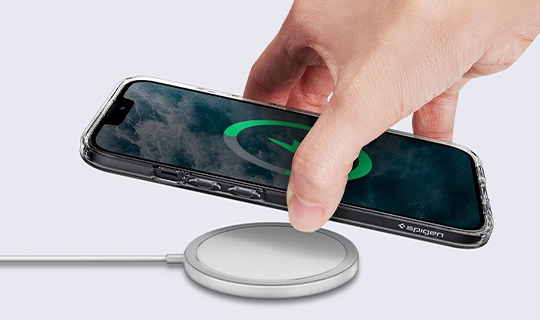 Etui Spigen Ultra Hybrid do Apple iPhone 13