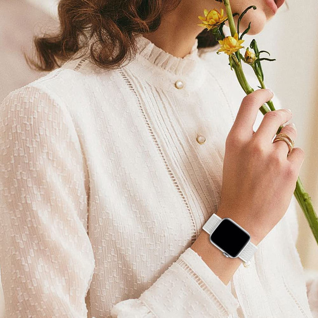 Alogy Nylon Strap with Velcro for Apple Watch 1/2/3/4/5/6/7/8/SE/Ultra (42/44/45/49mm) White