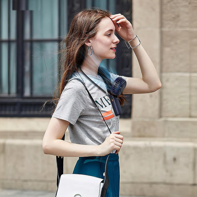 Wentylator wiatrak wiatraczek ręczny biurkowy Alogy bezprzewodowy przenośny stojący z podstawką na telefon Granatowy