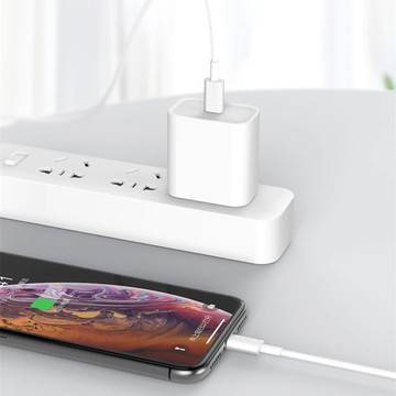 Alogy Wandladegerät Schnelles USB-C PD 20 W Lightning-Kabel 1 m weißes Gehäuse